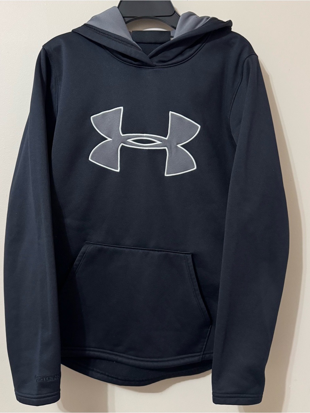 Under armour (XS) kids fleece storm coldgear loose black hoodie pullover sweater